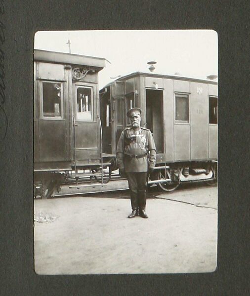 Файл:Perron-1915.jpg