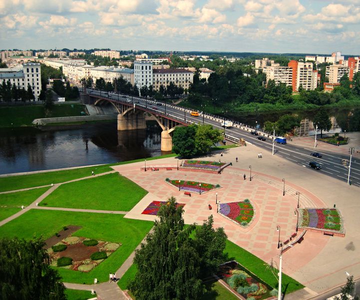 Файл:Panorama tysyacheletiya 2009.jpg