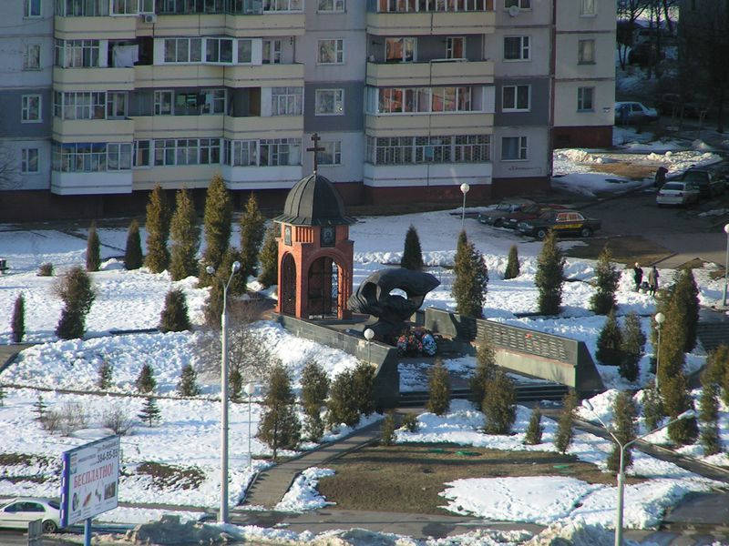 Файл:2013MonunentVoinov-Int.jpg