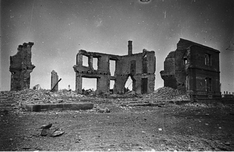 Файл:29-oktyabrya-1943-Surazh-Ruin.jpg