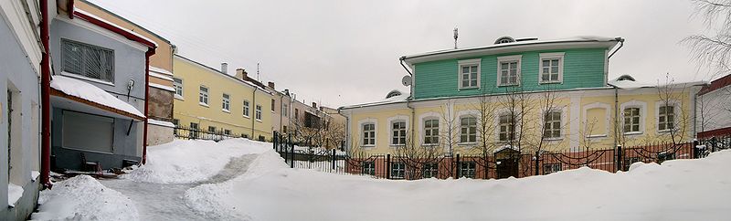Файл:Mayakovskogo dvor.jpg