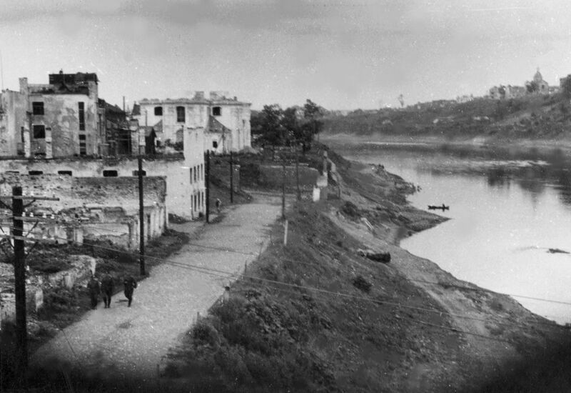 Файл:Dvina1943.jpg
